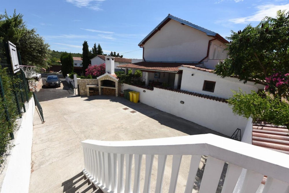 Apartments Mais Tisno